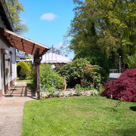 Kuenstler Ferienwohnung 3 Zimmer Kueche Bad Zentrale Lage Wulsbuttel Eksteriør bilde