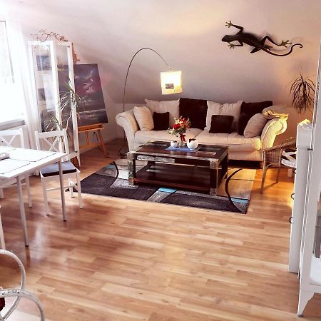 Kuenstler Ferienwohnung 3 Zimmer Kueche Bad Zentrale Lage Wulsbuttel Eksteriør bilde