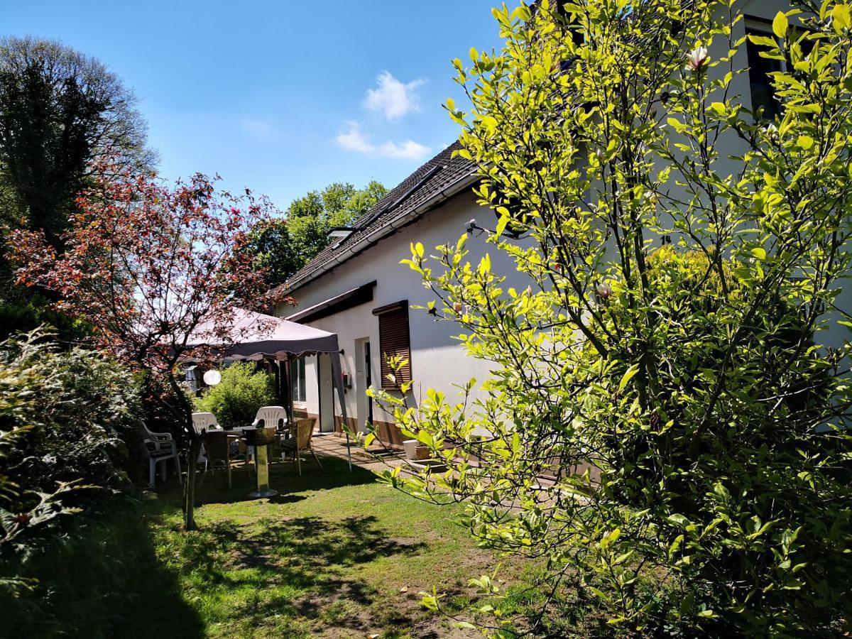 Kuenstler Ferienwohnung 3 Zimmer Kueche Bad Zentrale Lage Wulsbuttel Eksteriør bilde