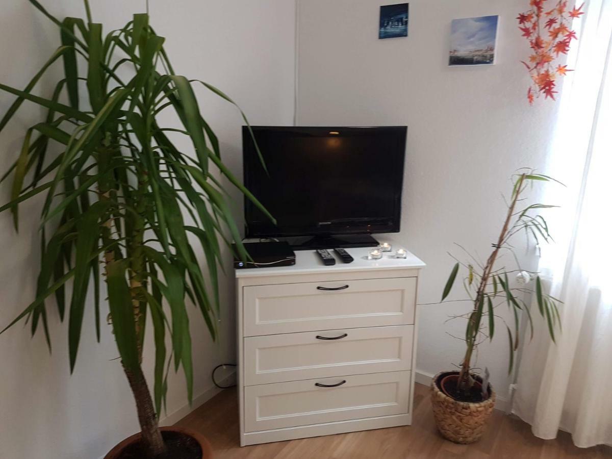 Kuenstler Ferienwohnung 3 Zimmer Kueche Bad Zentrale Lage Wulsbuttel Eksteriør bilde